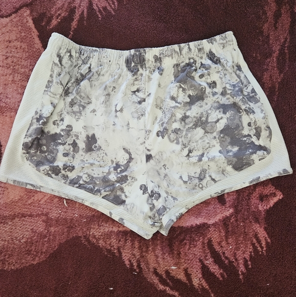 SO Women's White and Grey Drawstring Soft Casual Shorts Size XL - Picture 2 of 3